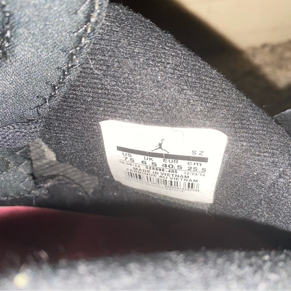 Athletic_Shoes
